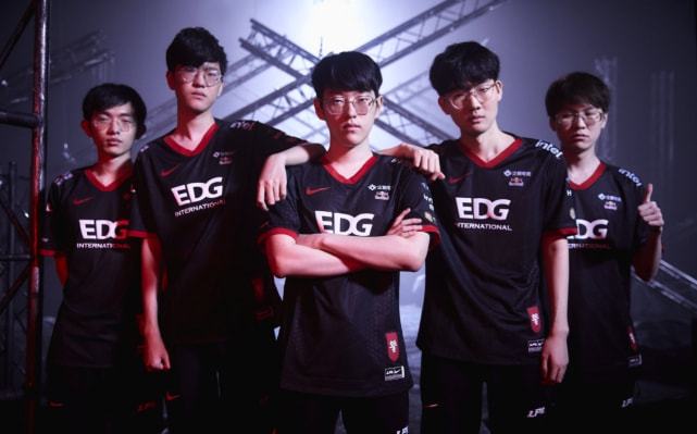 间镌刻进球 间镌刻进球